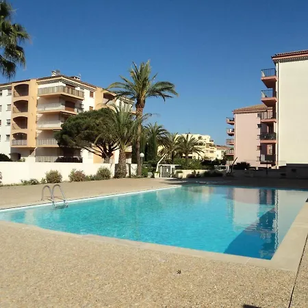 Apartment Avec Piscine, Parking Et Terrasse A - Fr-1-226-420 Sainte-Maxime