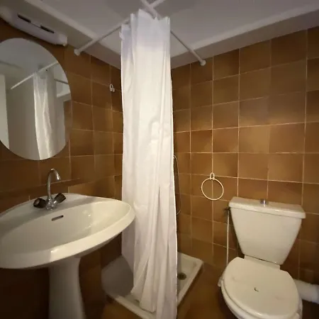 Appartement Avec Piscine, Parking Et Terrasse A - Fr-1-226-420